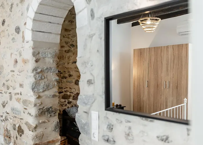 Апартаменты The White Stone House Naxos City